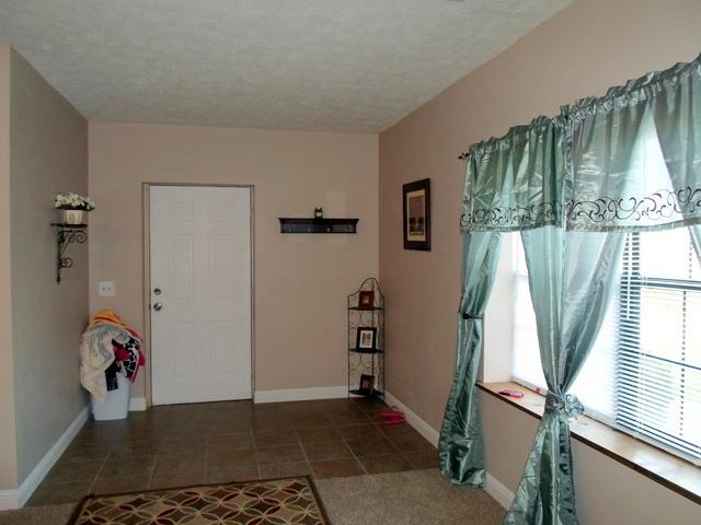 237 Hillcrest Road Madisonville, TN 37354 - Photo 7 of 19 07-SAM_0242