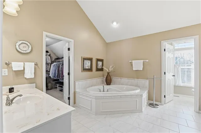 $550,000 | 10229 Avalon, Kansas City, MO 64154