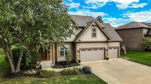 $550,000 | 10229 Avalon, Kansas City, MO 64154