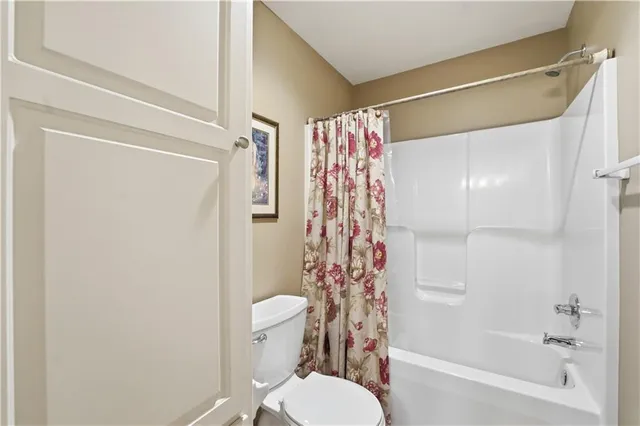 $550,000 | 10229 Avalon, Kansas City, MO 64154