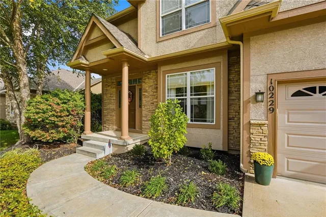 $550,000 | 10229 Avalon, Kansas City, MO 64154