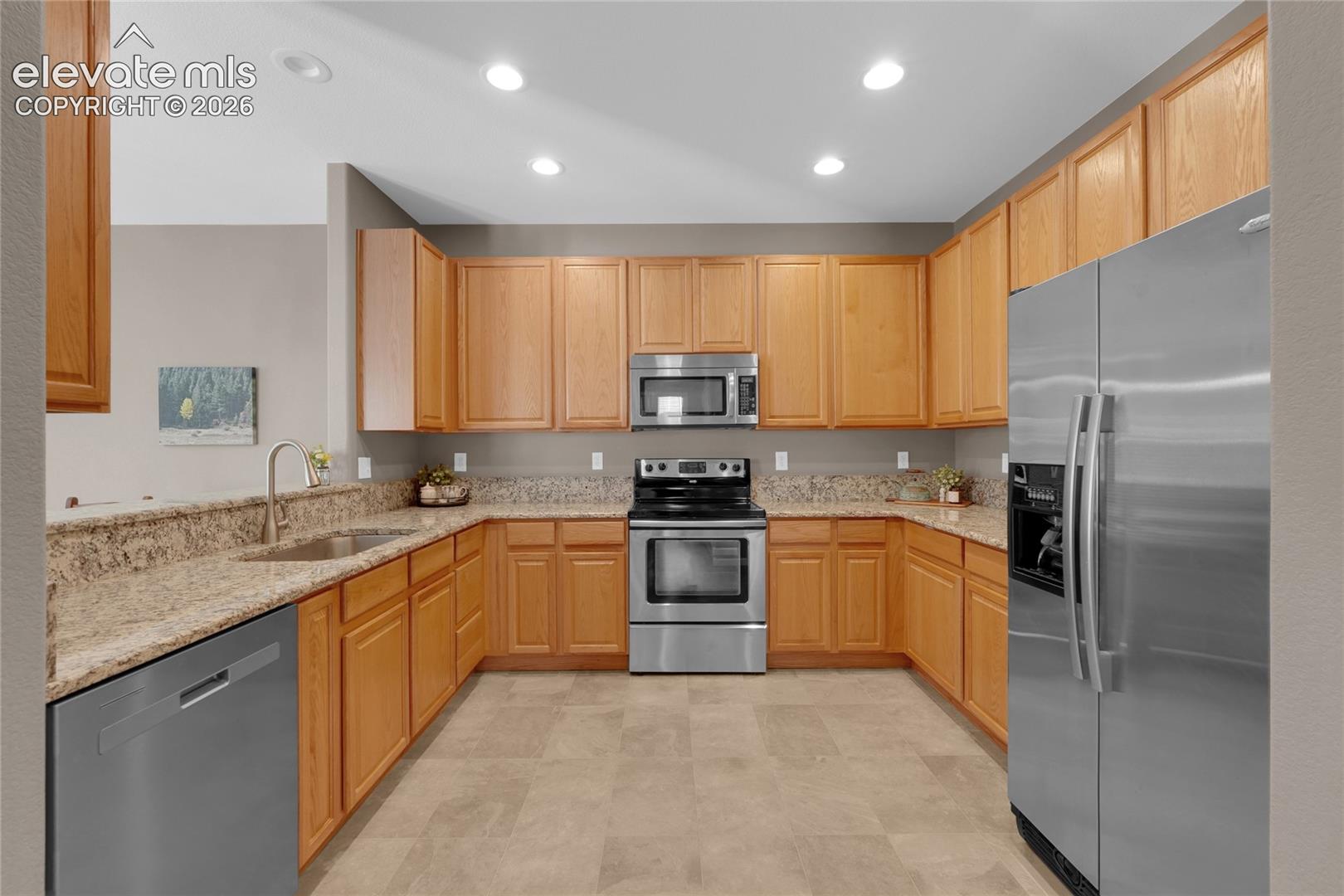3931 Diamond Ridge View Colorado Springs, CO 80918 - Photo 2 of 40 Granite Countertops