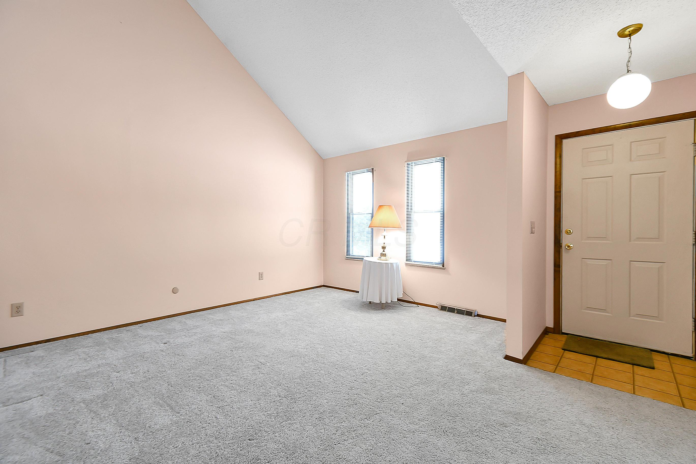 6287 Rutherford Place, Unit B Columbus, OH 43213 - Photo 4 of 36 Gallery Image 4