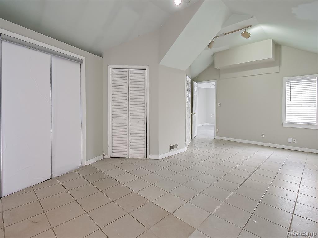 25323 Orchard Lake Road Farmington, MI 48336 - Photo 23 of 42