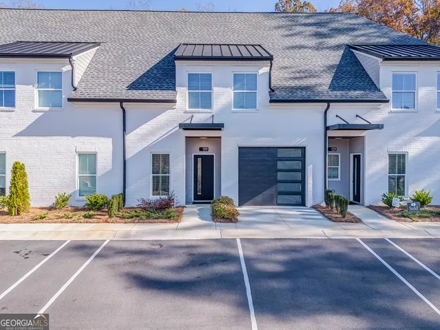 $2,400 | 93 Chateau Drive Southeast, Rome, GA 30161