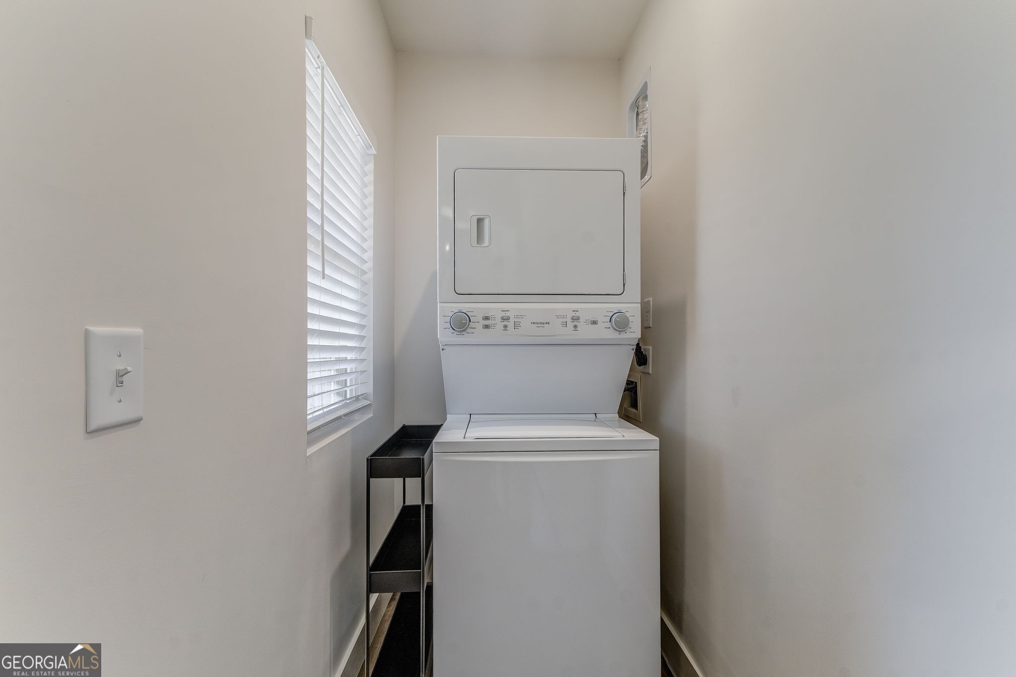 93 Chateau Drive Southeast Rome, GA 30161 - Photo 21 of 66 a utility room with dryer and washer