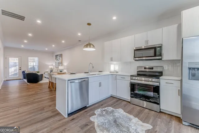 $2,400 | 93 Chateau Drive Southeast, Rome, GA 30161