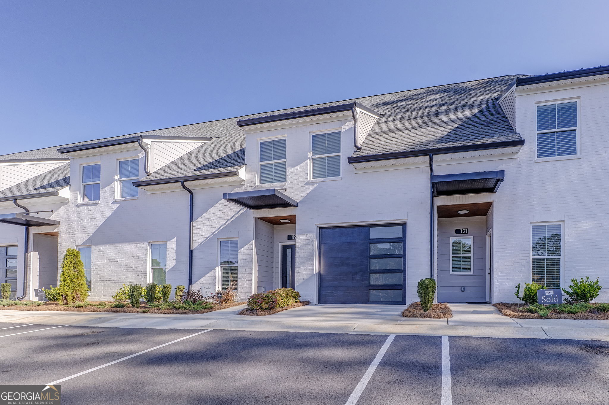 93 Chateau Drive Southeast Rome, GA 30161 - Photo 6 of 66 front view of a building
