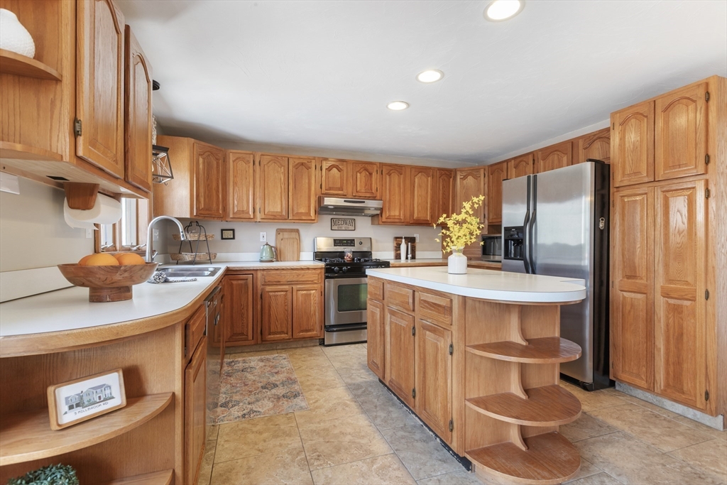 3 Millbrook Road Medway, MA 02053 - Photo 8 of 42 Gallery Image 8