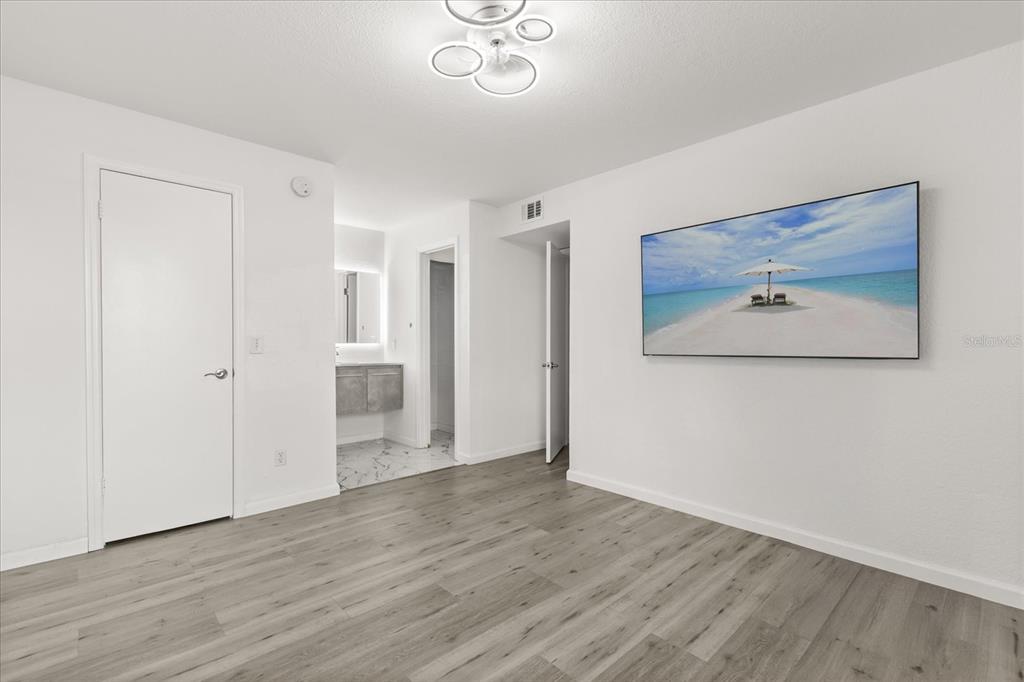 5168 Conroy Road, Unit 25 Orlando, FL 32811 - Photo 13 of 26