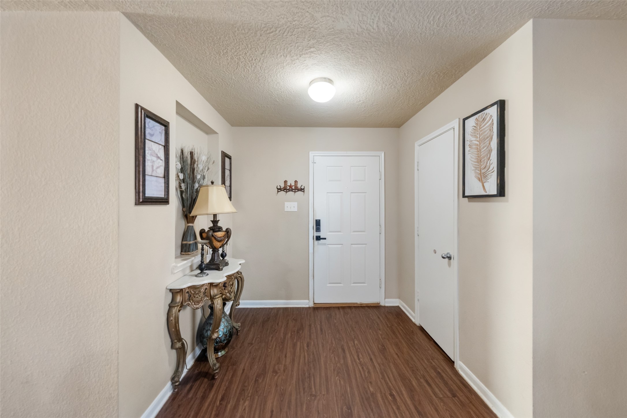2914 Rustling Chestnut Street Spring, TX 77389 - Photo 8 of 35 Gallery Image 8