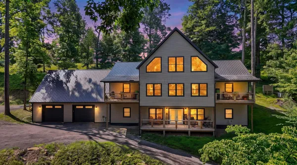 $798,500 | 670 Natchez Lane, Sugar Grove, OH 43155