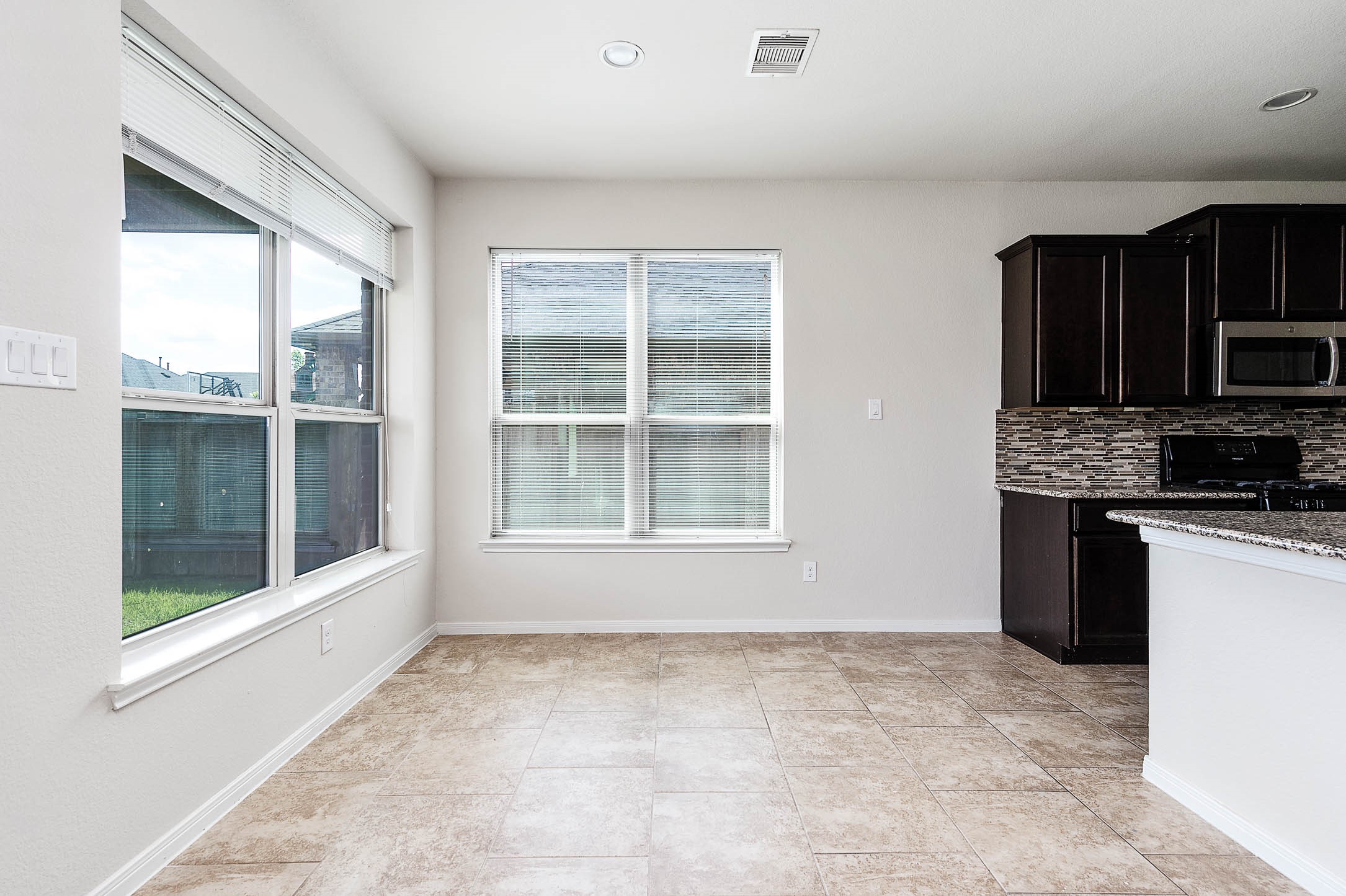 9619 Sumter Court Rosenberg, TX 77469 - Photo 9 of 32