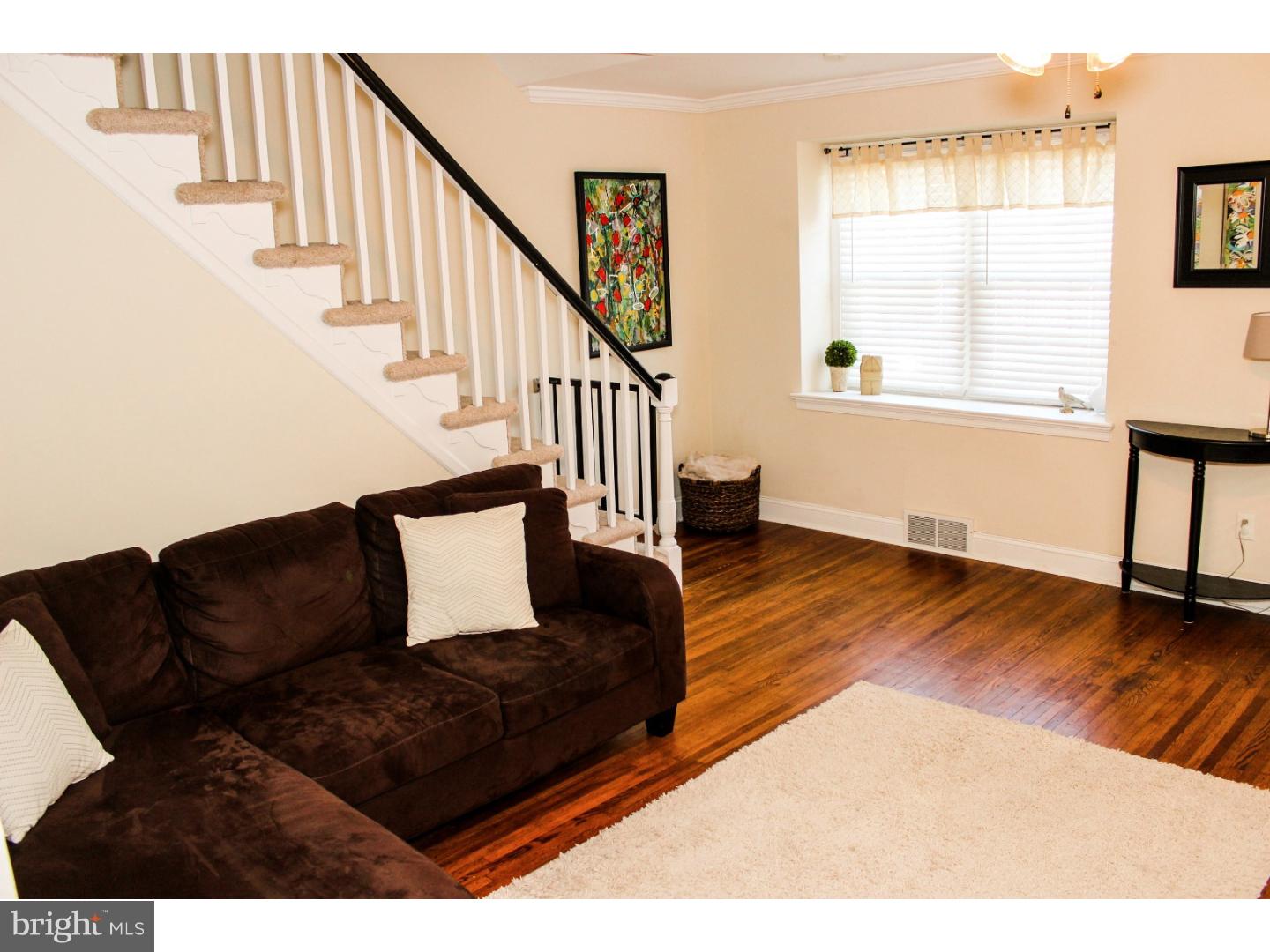 4060 Lasher Road Drexel Hill, PA 19026 - Photo 4 of 20 Living Room