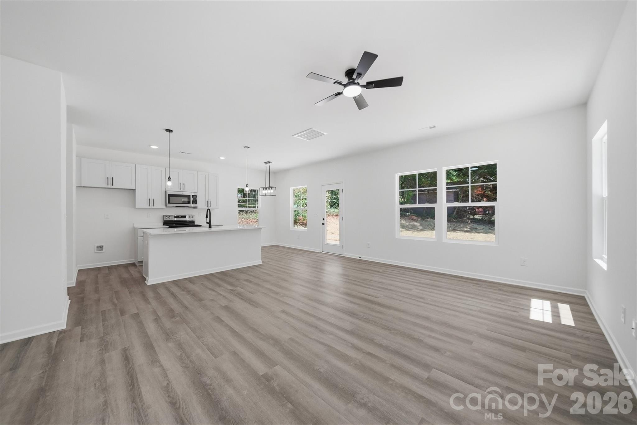 215 Edgewood Circle Morganton, NC 28655 - Photo 4 of 40