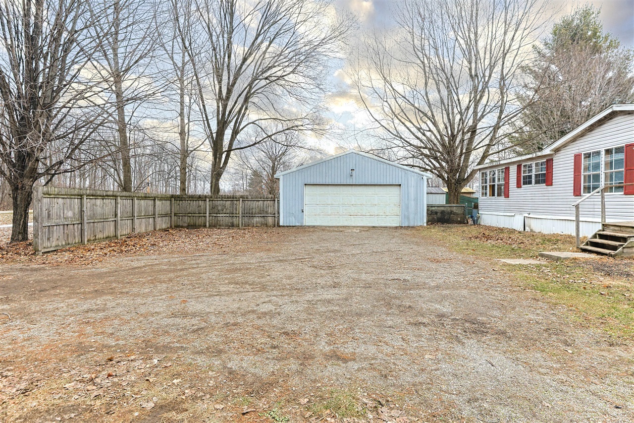 60123 Dailey Road Cassopolis, MI 49031 - Photo 4 of 44