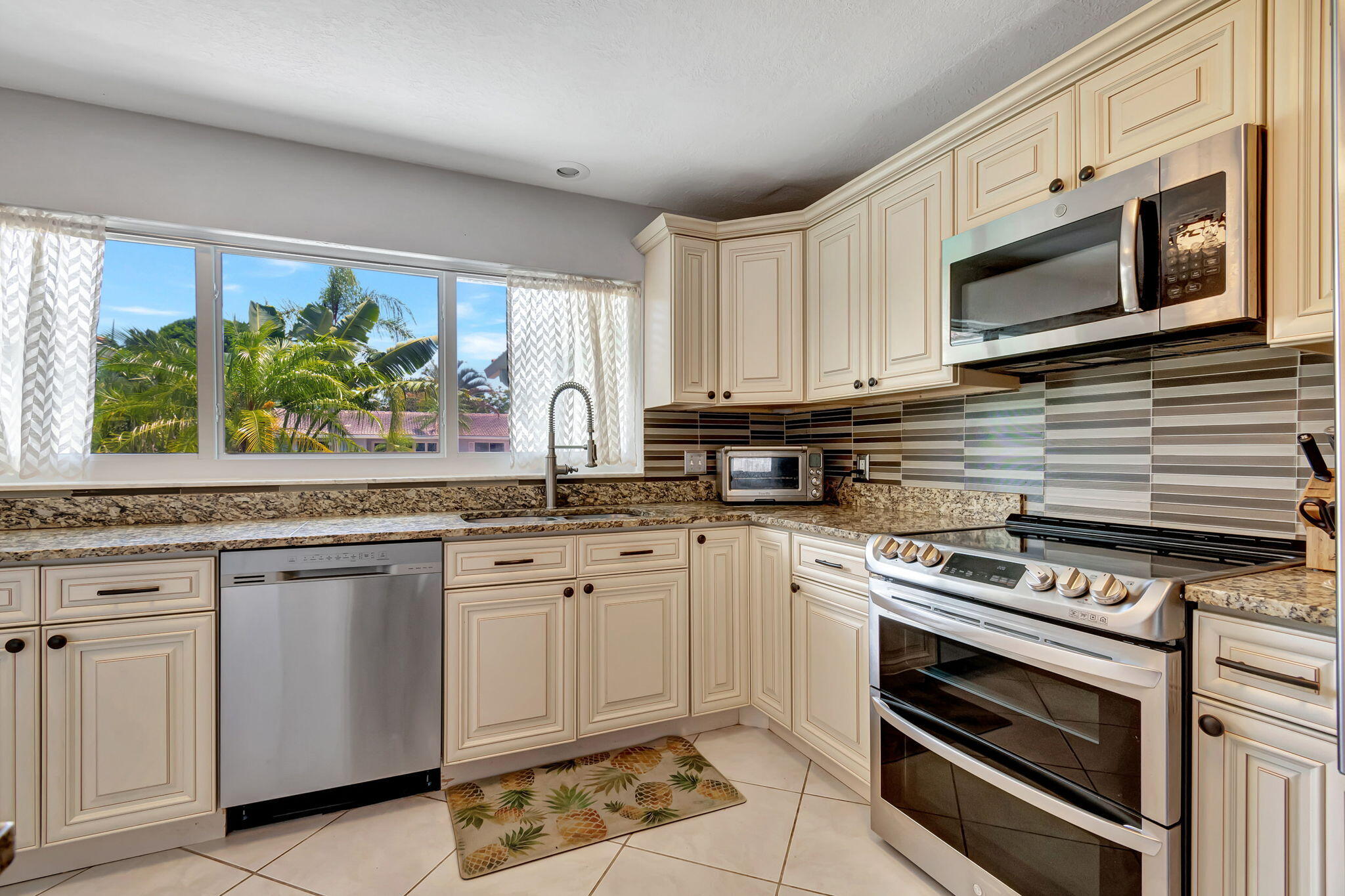 1289 Southwest 7th Street Boca Raton, FL 33486 - Photo 13 of 51 35-web-or-mls-DSC_1887