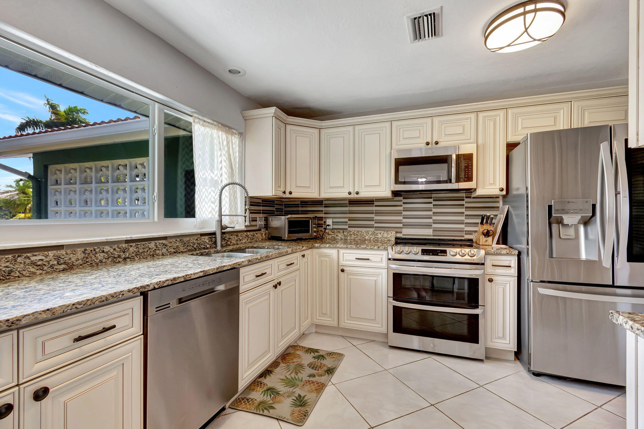 1289 Southwest 7th Street Boca Raton, FL 33486 - Photo 9 of 51 31-web-or-mls-DSC_1867