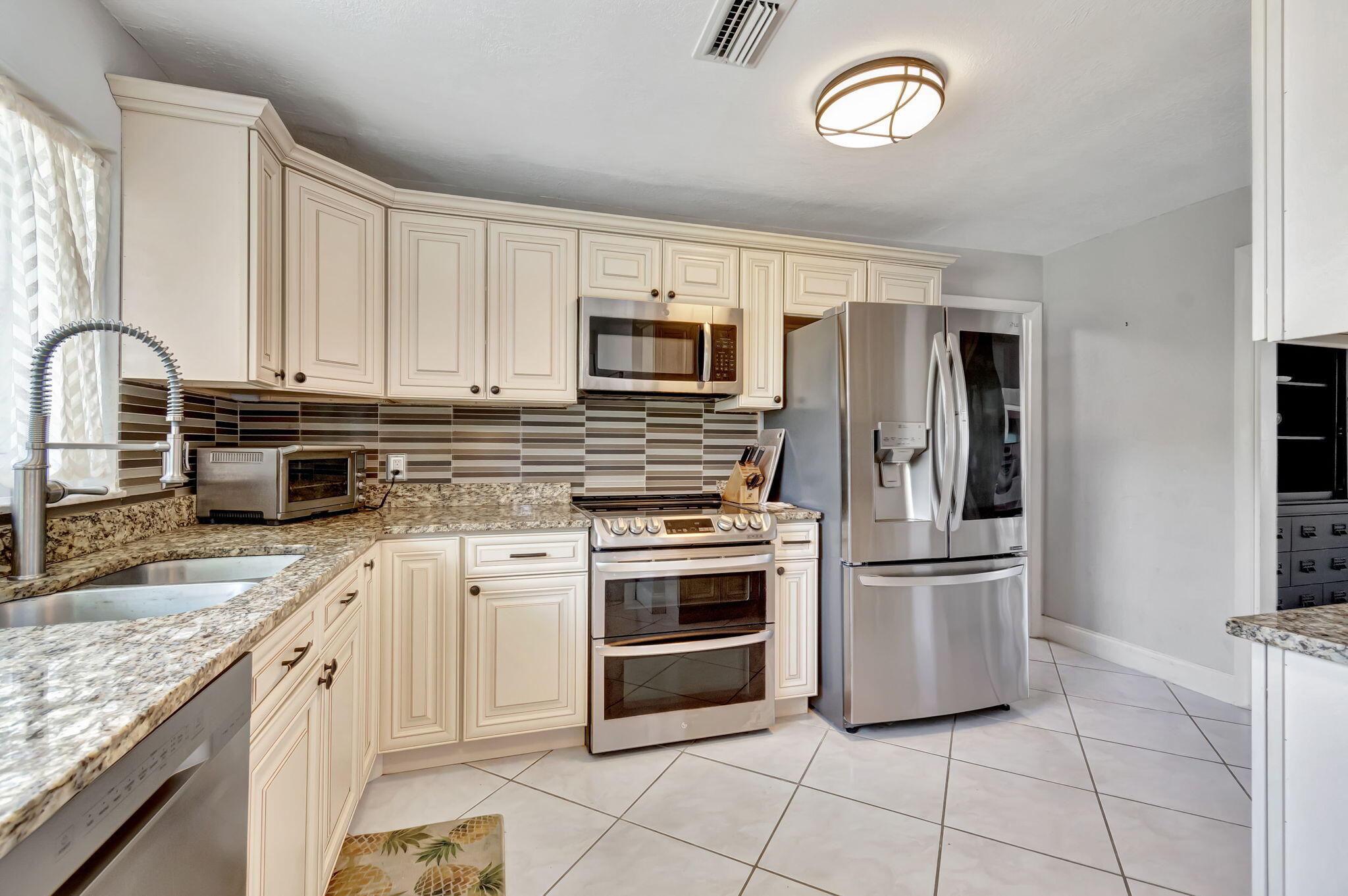 1289 Southwest 7th Street Boca Raton, FL 33486 - Photo 10 of 51 32-web-or-mls-DSC_1872