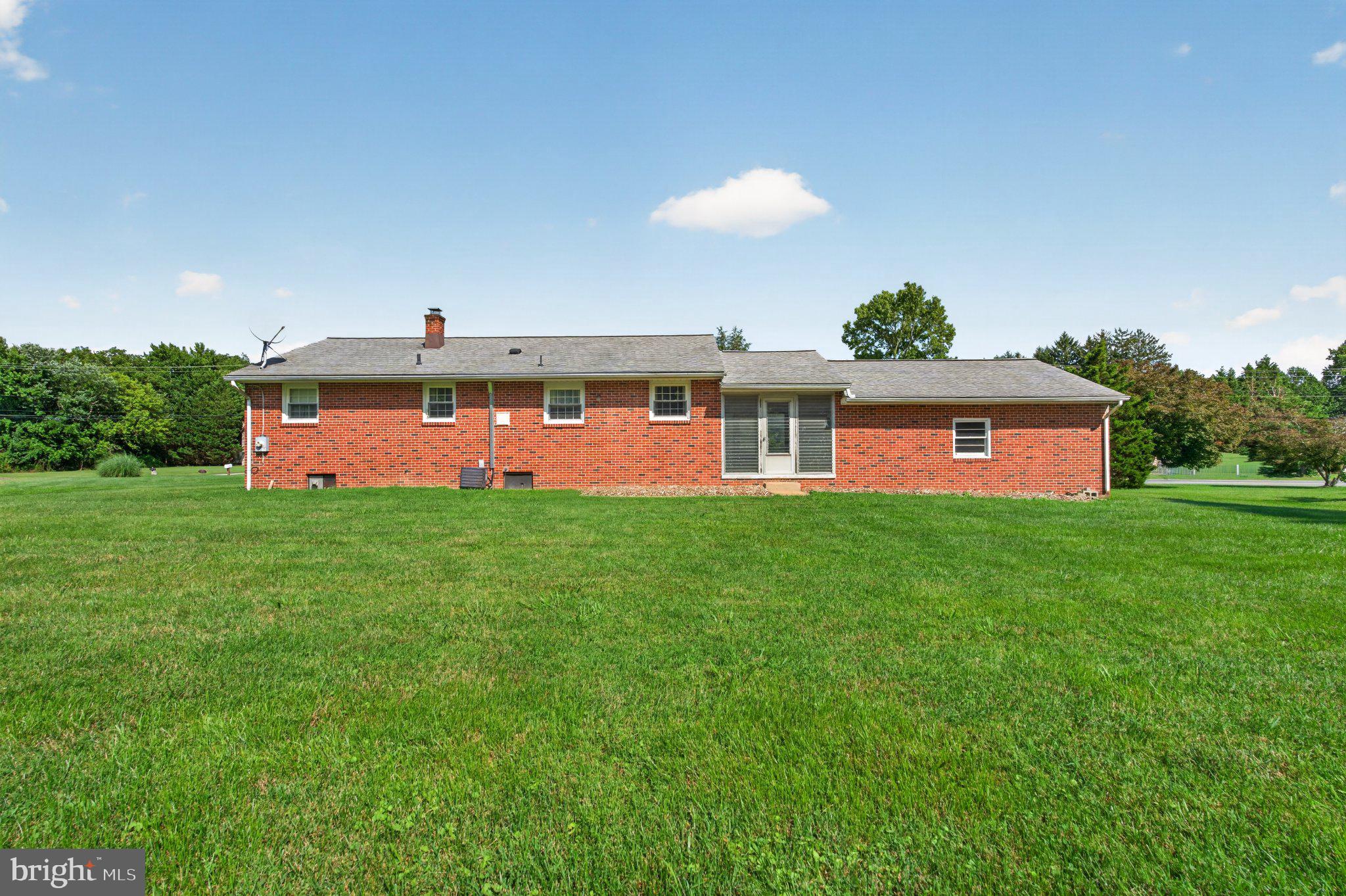 571 Salem Church Road Newark, DE 19702 - Photo 39 of 44 Large backyard, 1/2 acre lot.