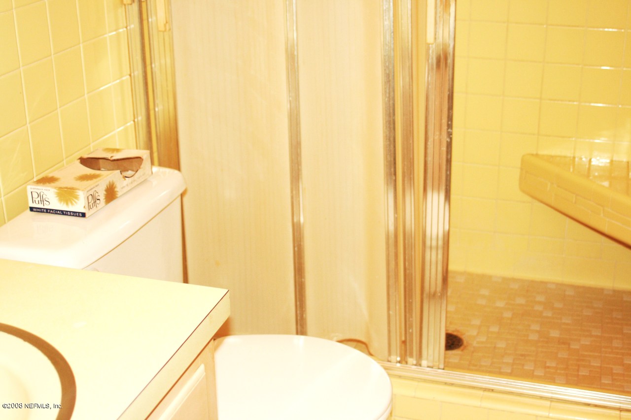 8547 Vermanth Road Jacksonville, FL 32211 - Photo 18 of 19 MASTER BATH