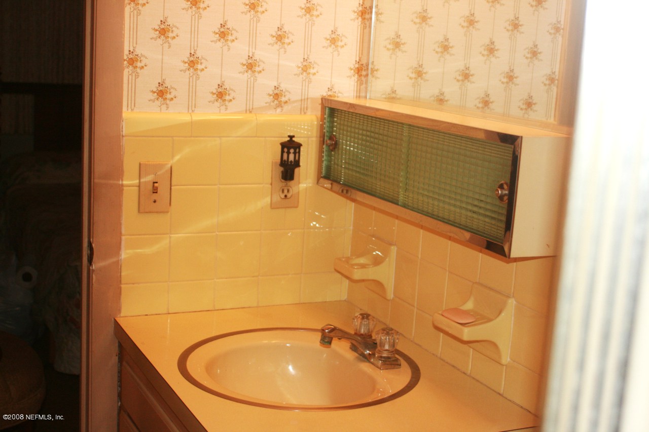 8547 Vermanth Road Jacksonville, FL 32211 - Photo 19 of 19 MASTER BATH