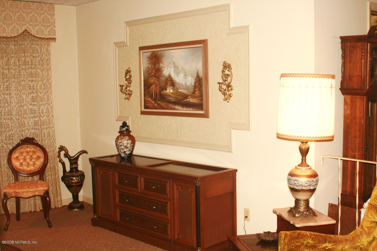 8547 Vermanth Road Jacksonville, FL 32211 - Photo 4 of 19 FORMAL LIVING ROOM
