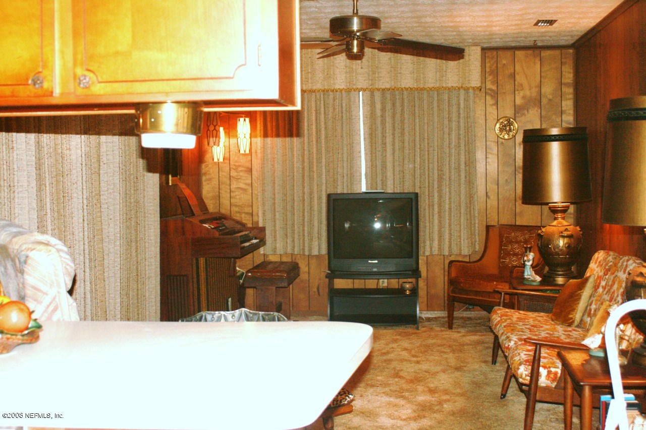 8547 Vermanth Road Jacksonville, FL 32211 - Photo 10 of 19 FAMILY ROOM