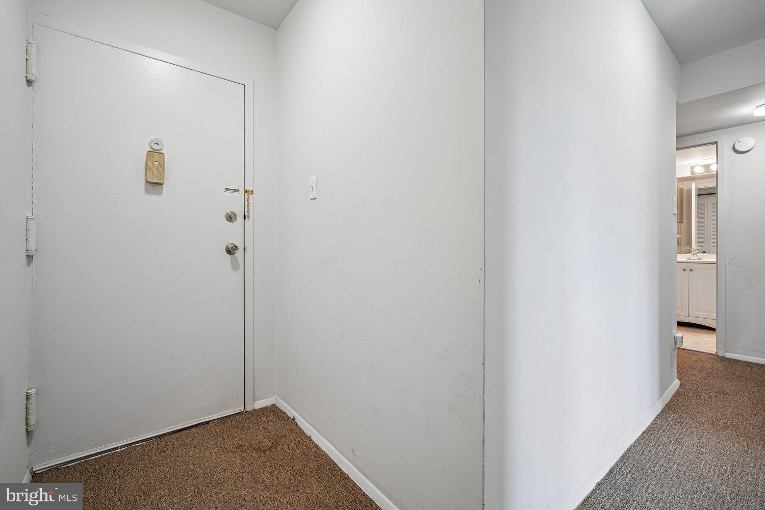 9926 Walker House Road, Unit 99263 Gaithersburg, MD 20886 - Photo 3 of 63 Entry