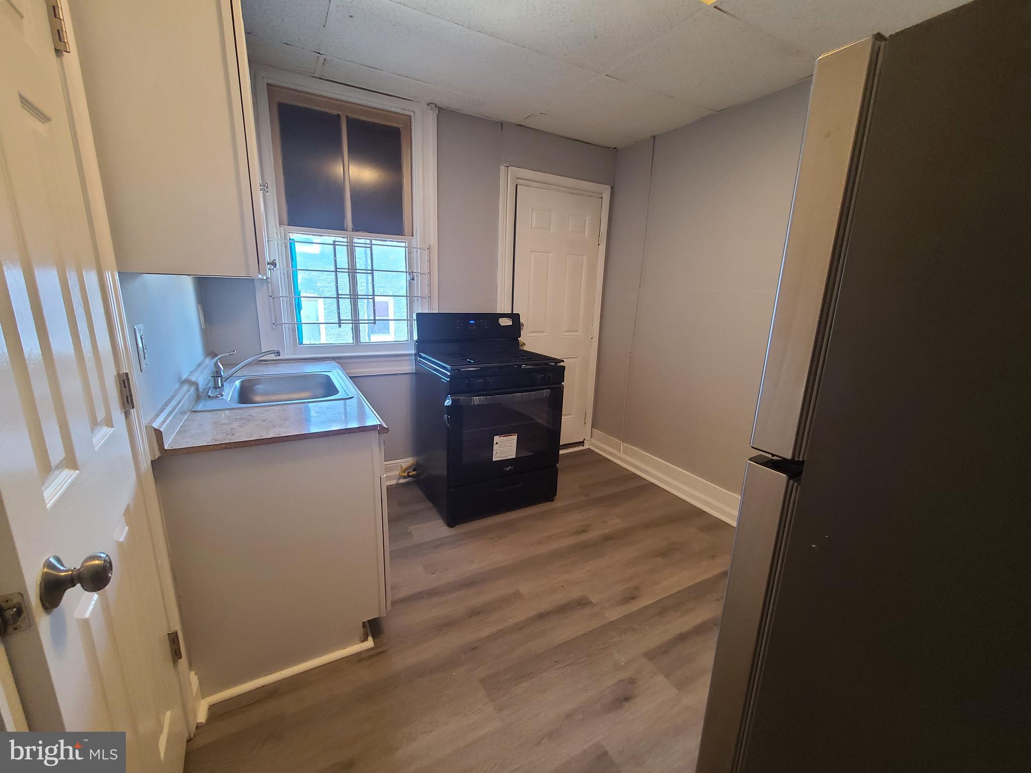 404 North Franklintown Road Baltimore, MD 21223 - Photo 13 of 46