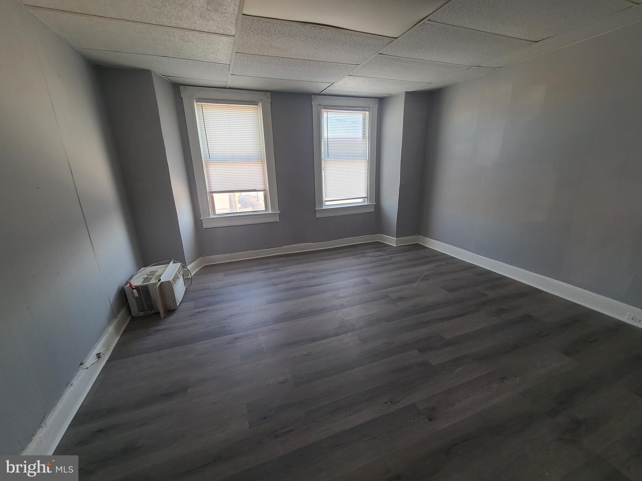 404 North Franklintown Road Baltimore, MD 21223 - Photo 4 of 46