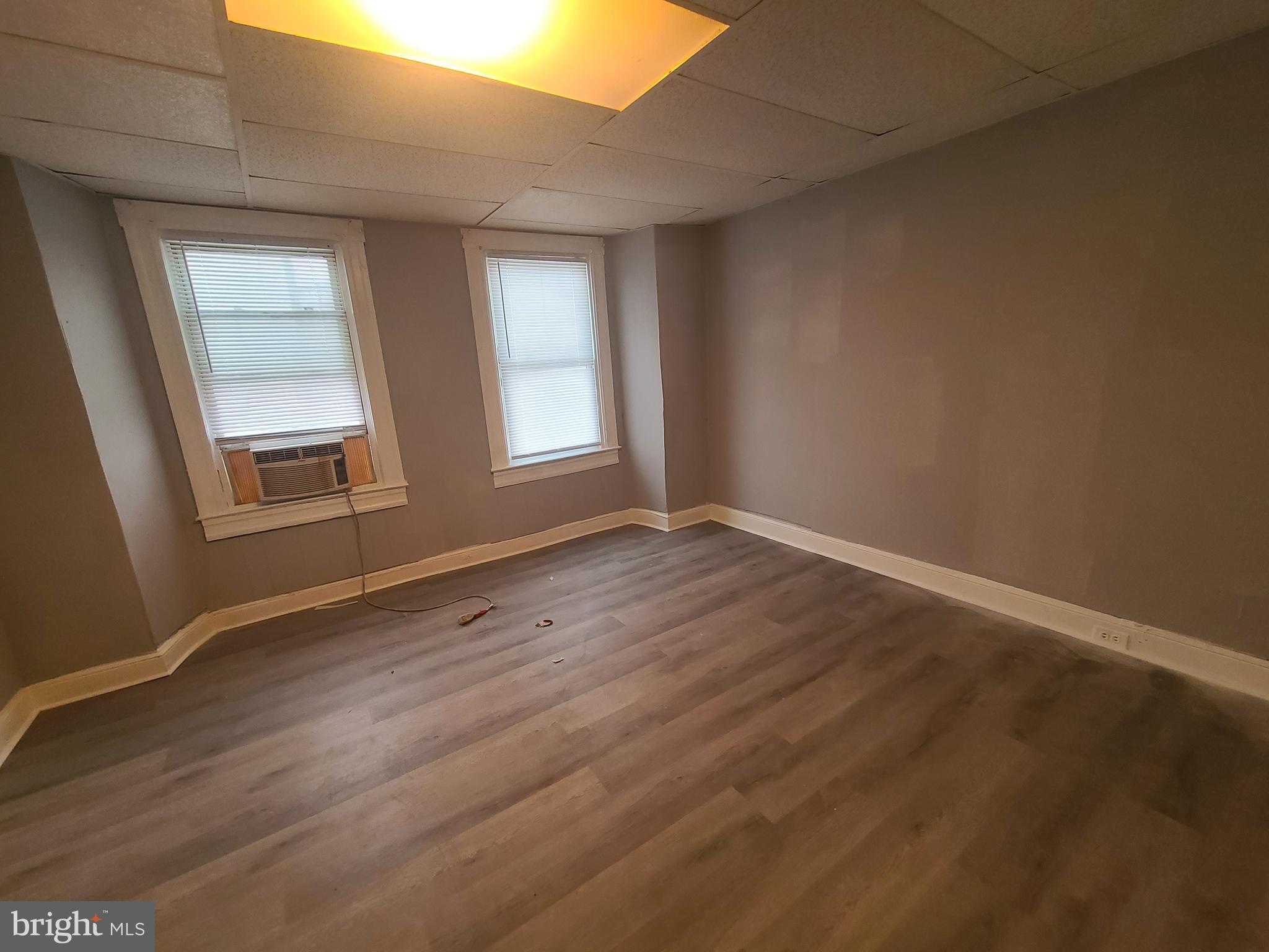 404 North Franklintown Road Baltimore, MD 21223 - Photo 8 of 46