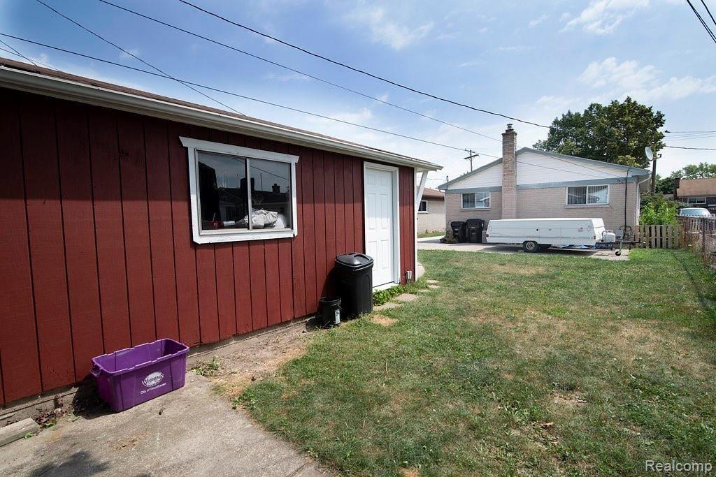 25862 Reeck Road Woodhaven, MI 48183 - Photo 5 of 20