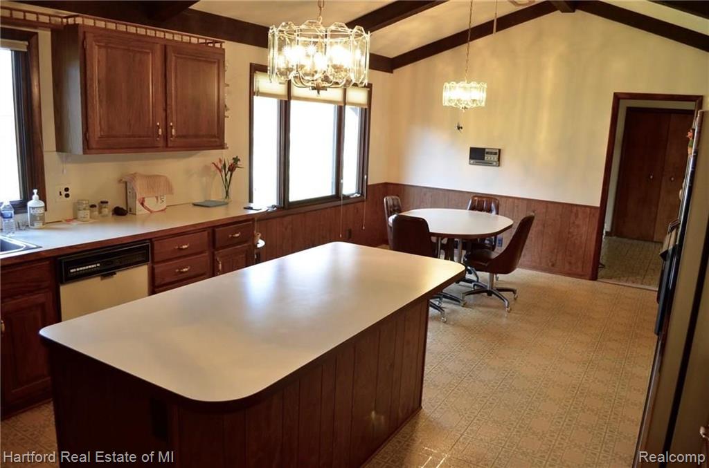 30098 Richmond Road Farmington Hills, MI 48334 - Photo 20 of 61