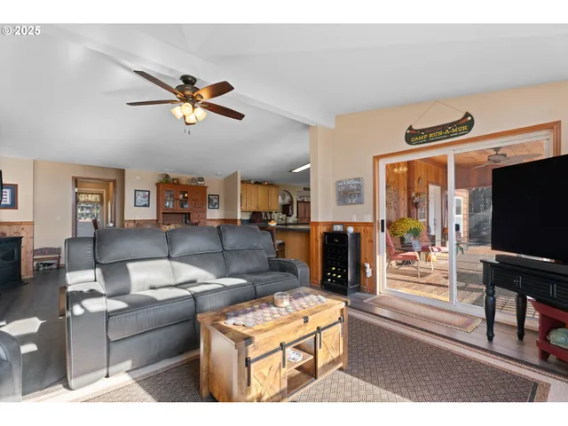 $799,000 | 18863 South Ring Crest Drive, Mulino, OR 97042