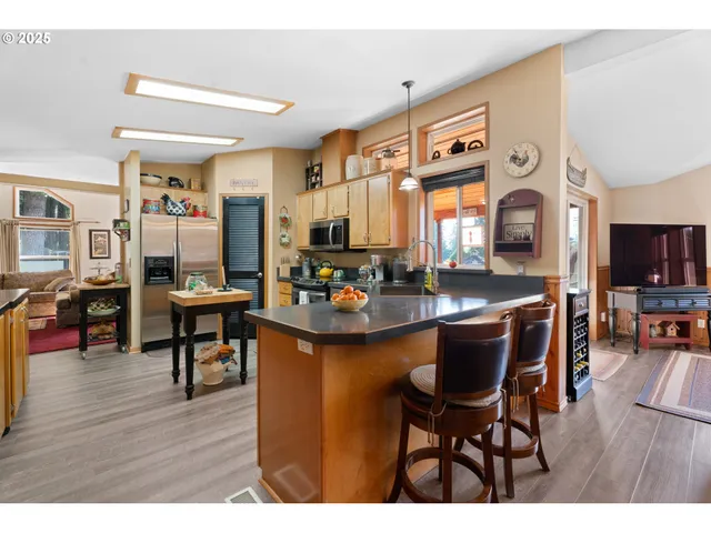 $799,000 | 18863 South Ring Crest Drive, Mulino, OR 97042