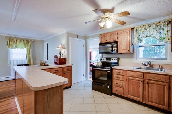 92 Webster Street Randolph, MA 02368 - Photo 6 of 25 Gallery Image 6