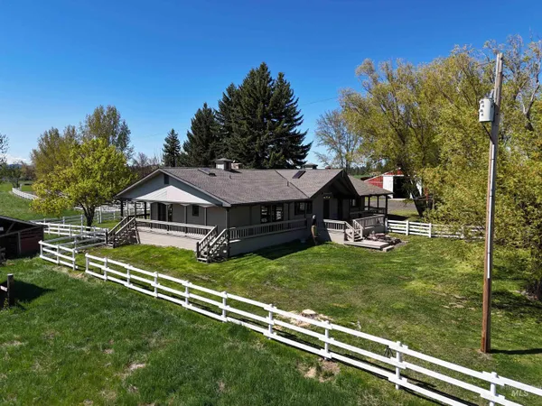 $2,600,000 | 56922 South S Highway, Harrison, ID 83833