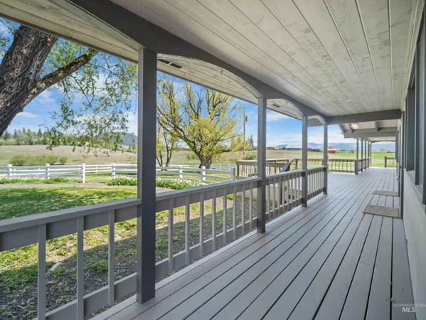 $2,600,000 | 56922 South S Highway, Harrison, ID 83833