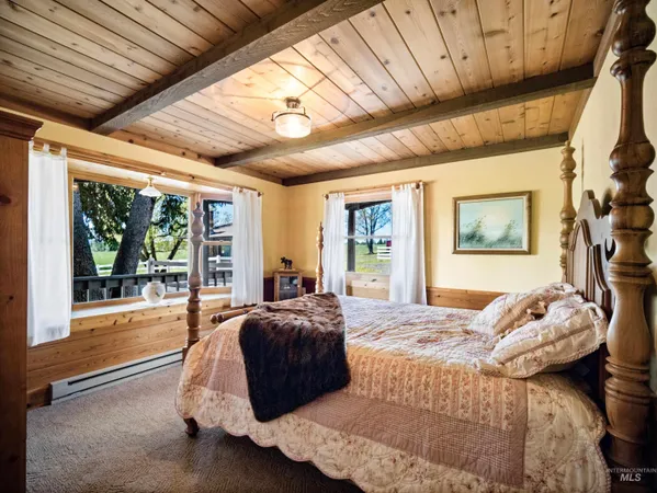 $2,600,000 | 56922 South S Highway, Harrison, ID 83833