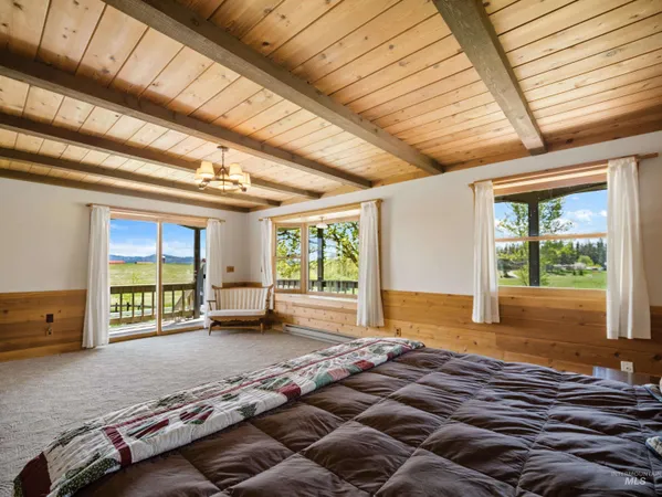 $2,600,000 | 56922 South S Highway, Harrison, ID 83833