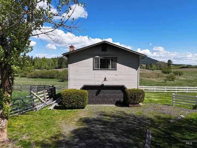 $2,600,000 | 56922 South S Highway, Harrison, ID 83833