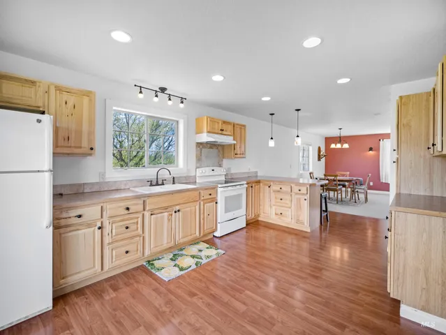 $2,600,000 | 56922 South S Highway, Harrison, ID 83833