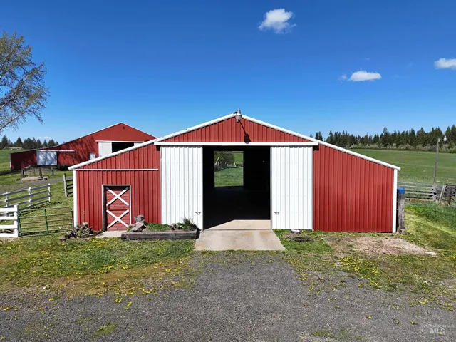 $2,600,000 | 56922 South S Highway, Harrison, ID 83833