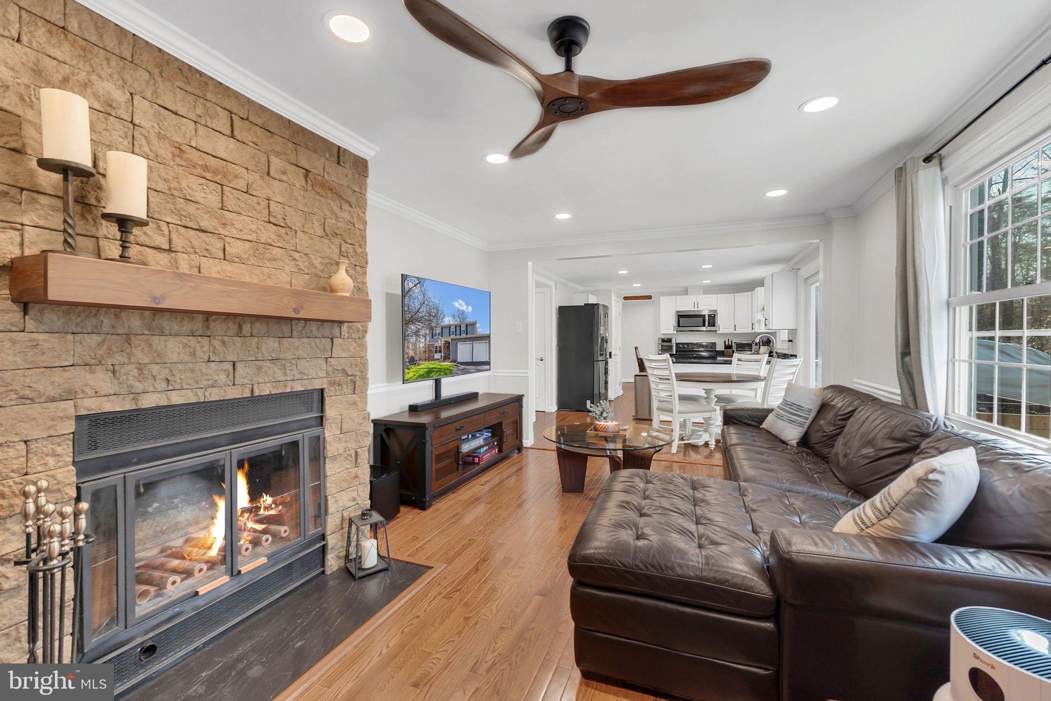 8271 Raindrop Way Springfield, VA 22153 - Photo 12 of 31