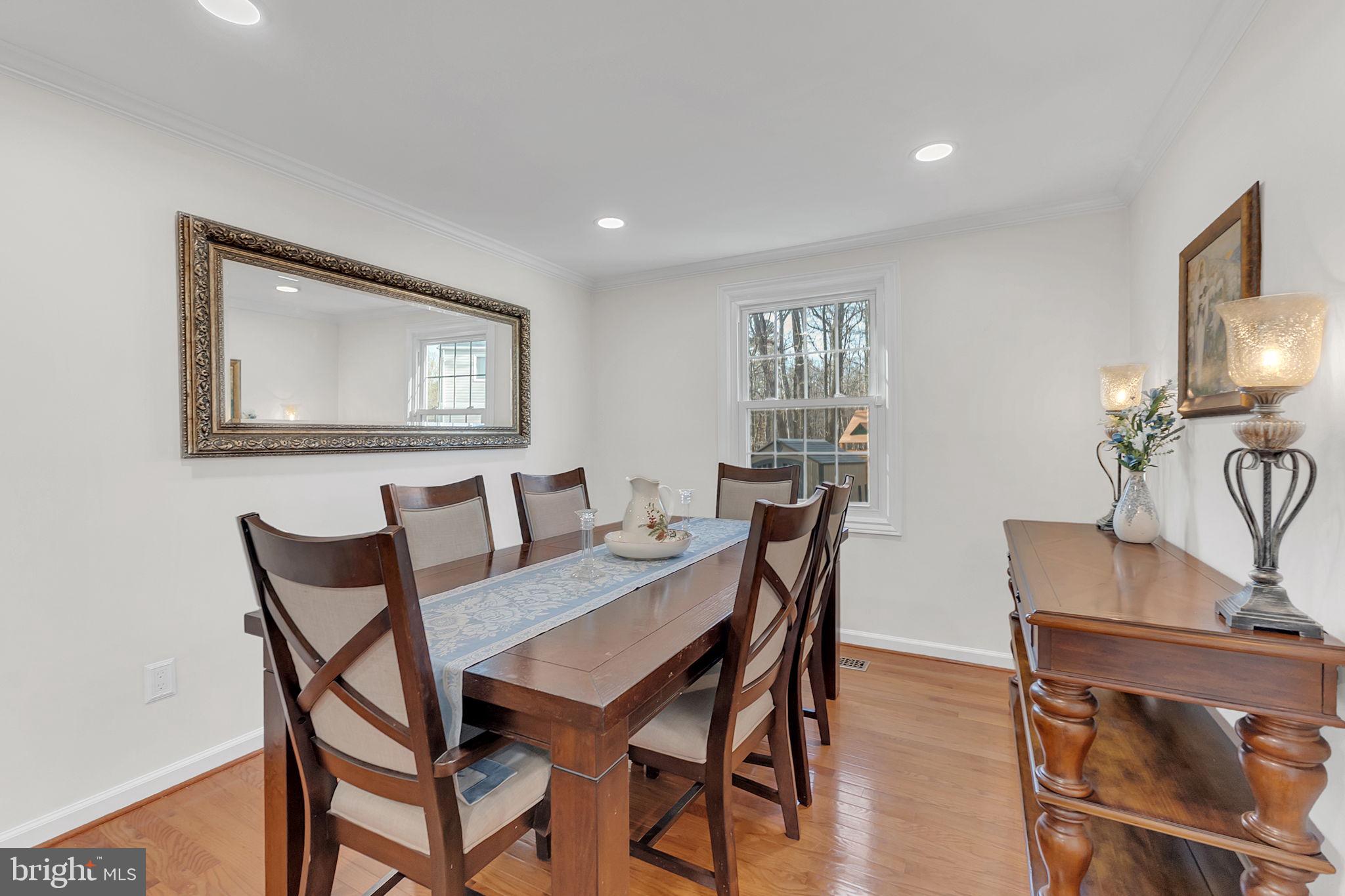 8271 Raindrop Way Springfield, VA 22153 - Photo 7 of 31