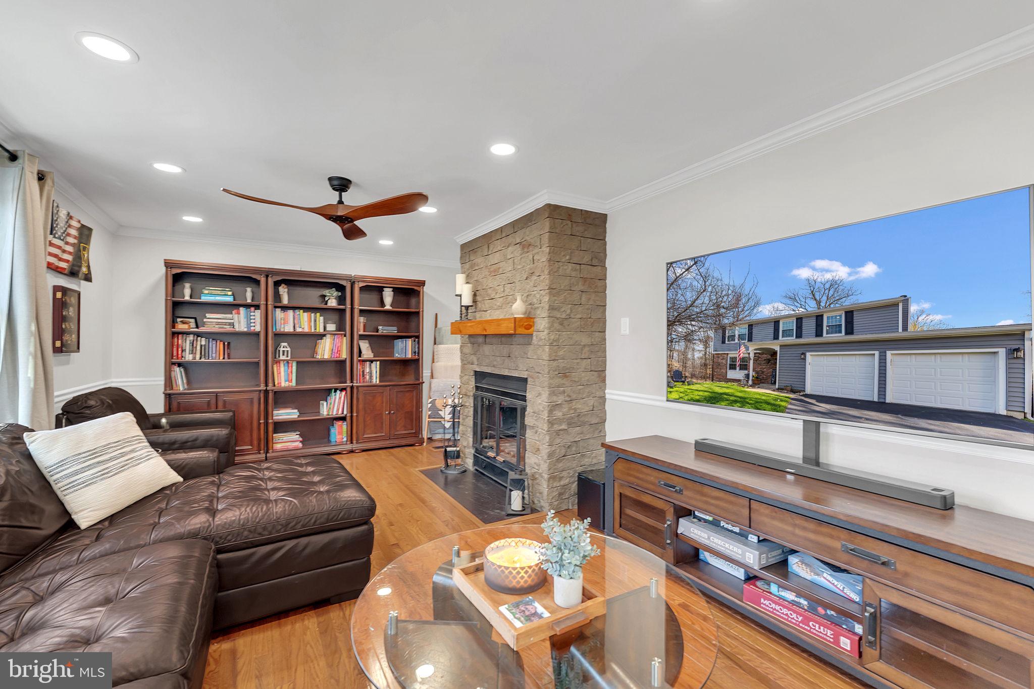 8271 Raindrop Way Springfield, VA 22153 - Photo 9 of 31