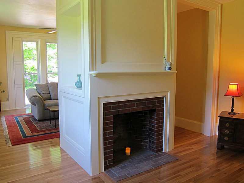 31 Leach Road Kittery, ME 03904 - Photo 5 of 27 Family Room. Family Room off Living...