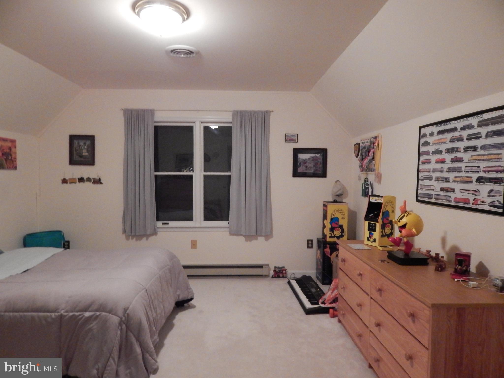 3320 Highland Ridge Road Berkeley Springs, WV 25411 - Photo 14 of 32 Bedroom