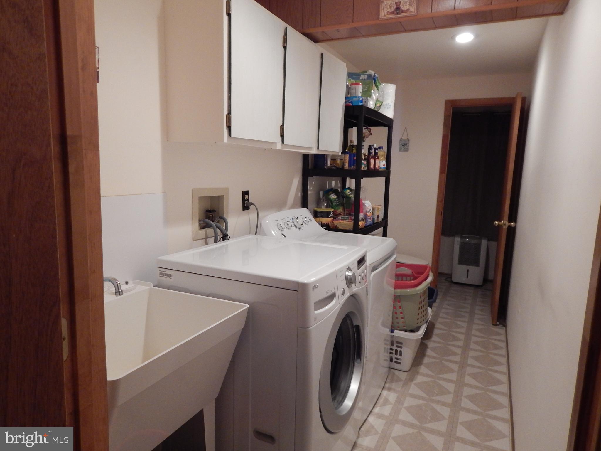 3320 Highland Ridge Road Berkeley Springs, WV 25411 - Photo 16 of 32 Laundry